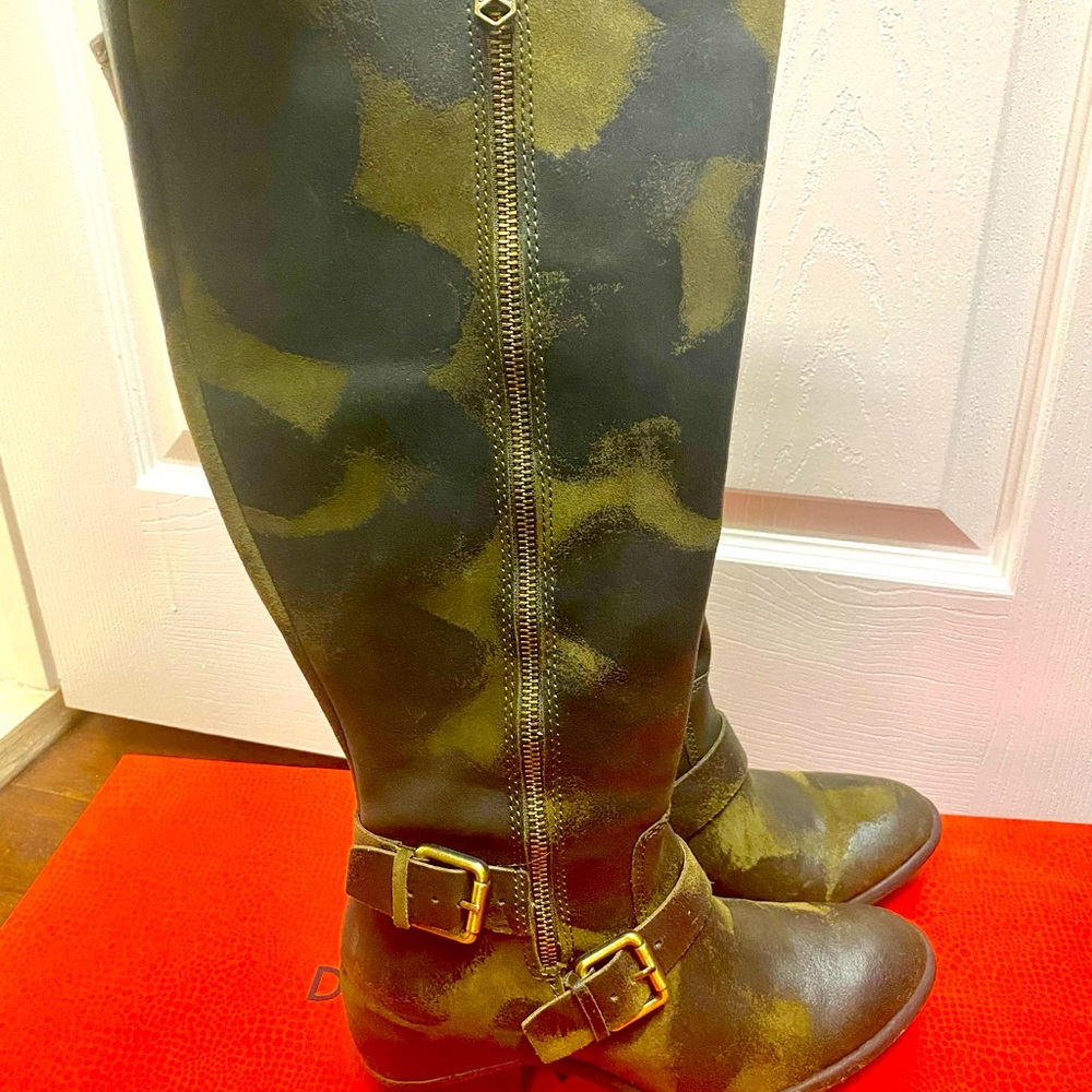 Donald J Pliner Vintage Suede Boots